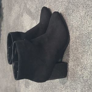 Black booties with sparkle heel